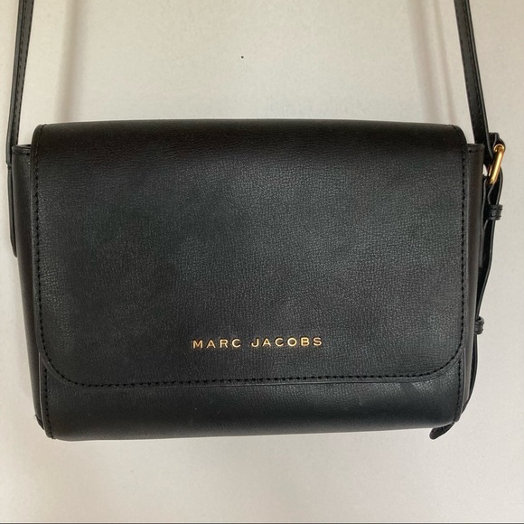 Marc Jacobs Handbags - Marc Jacob Crossbody Bag